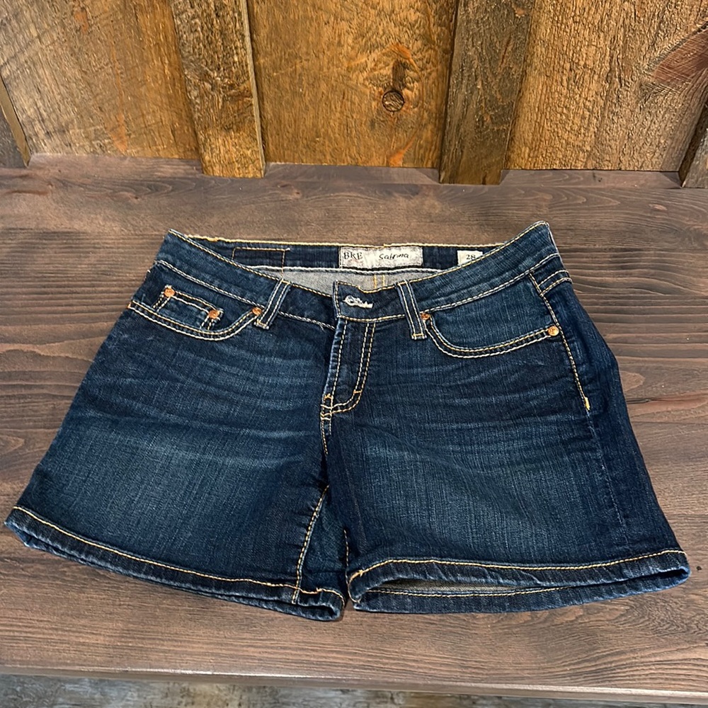Mid rise denim shorts